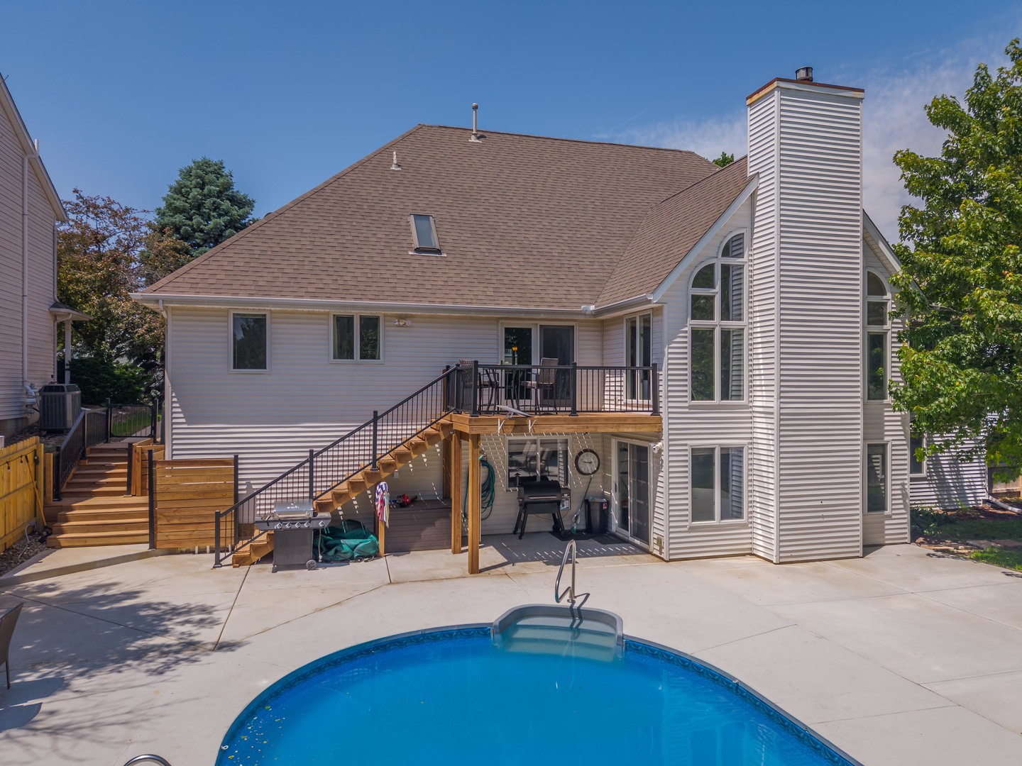 9 Red Stone Court, Bloomington, IL 61704