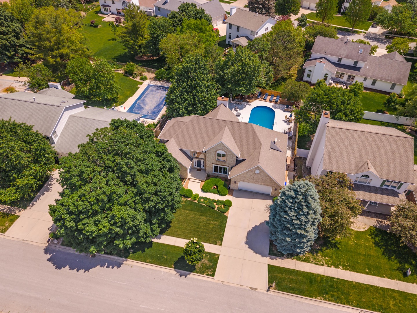 9 Red Stone Court, Bloomington, IL 61704