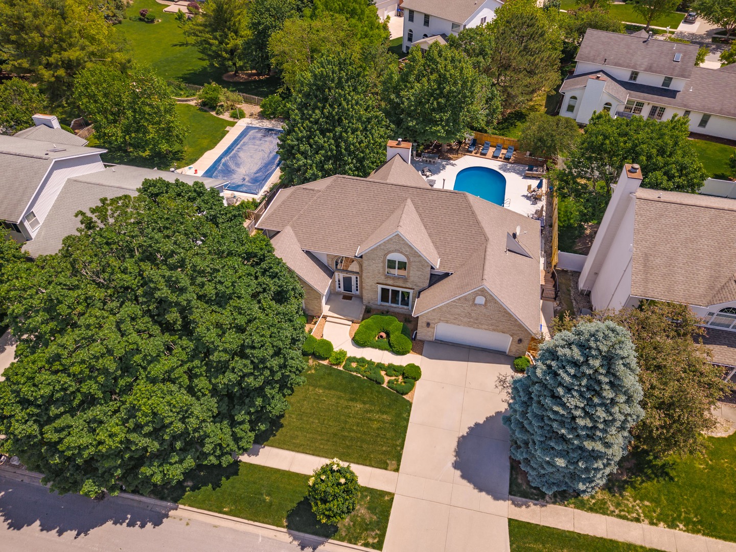 9 Red Stone Court, Bloomington, IL 61704
