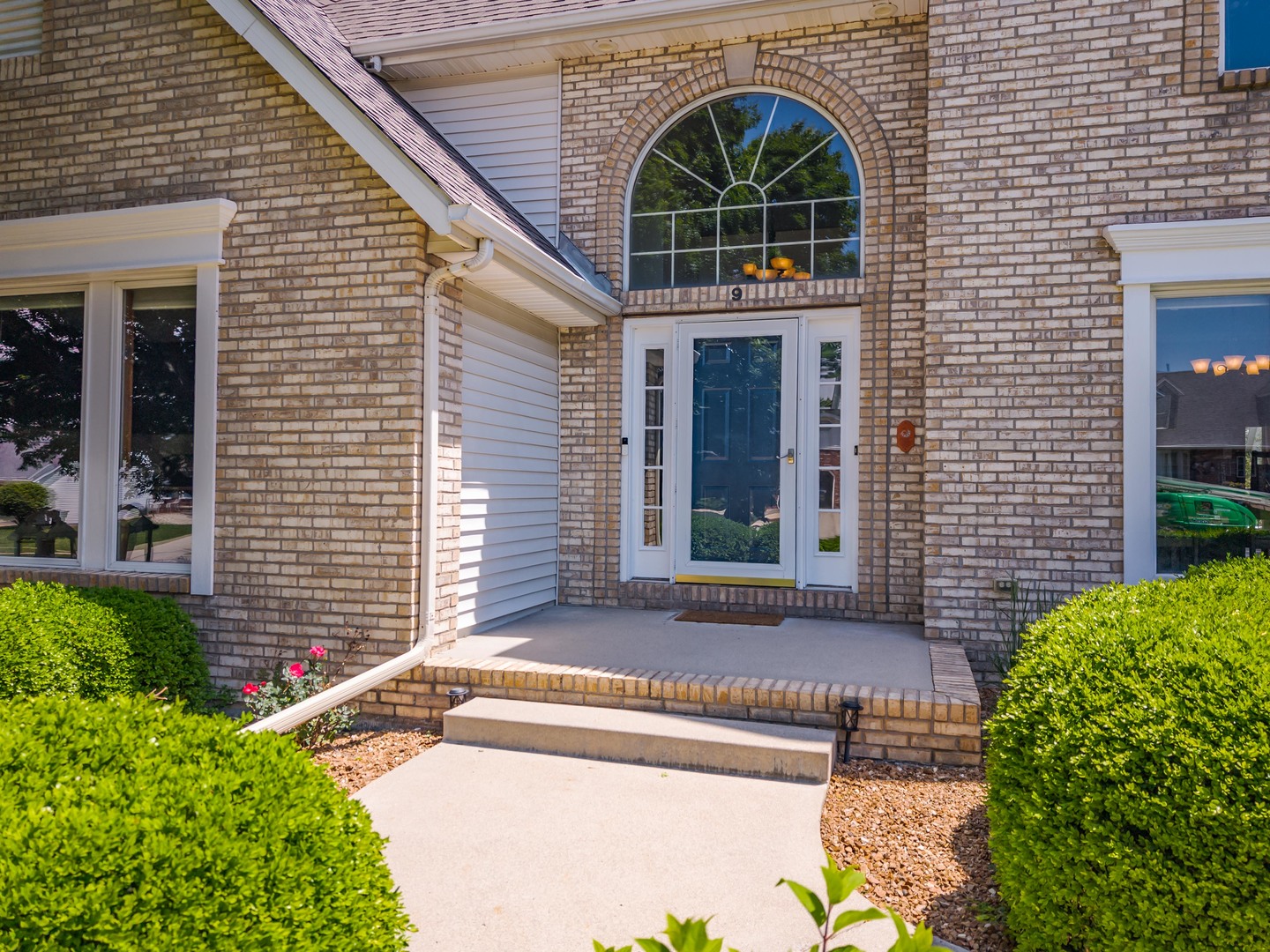 9 Red Stone Court, Bloomington, IL 61704