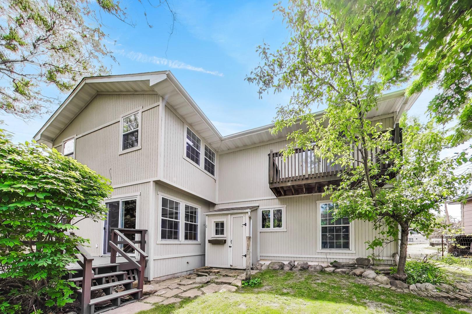 212 Island Drive, Island Lake, IL 60042