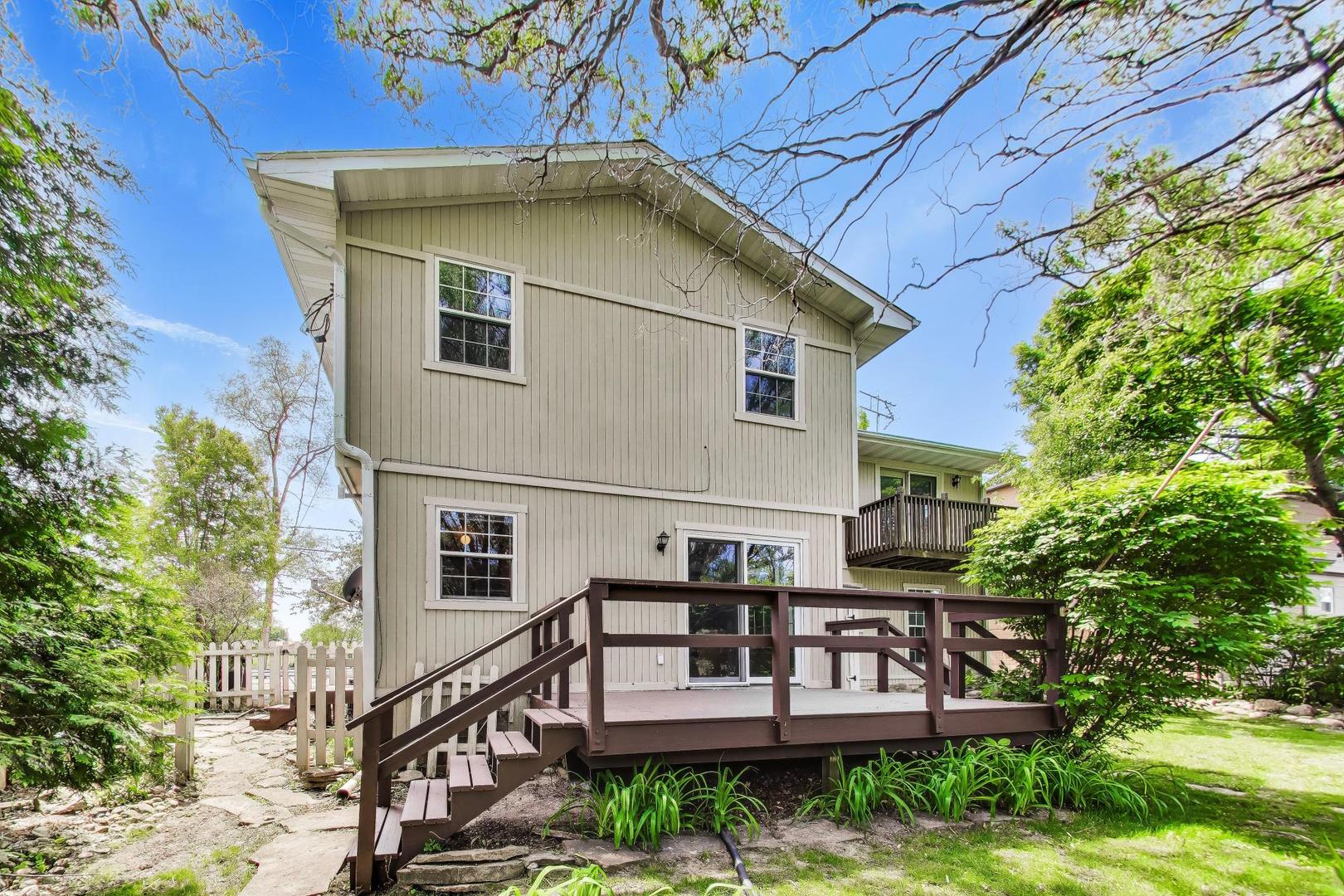 212 Island Drive, Island Lake, IL 60042