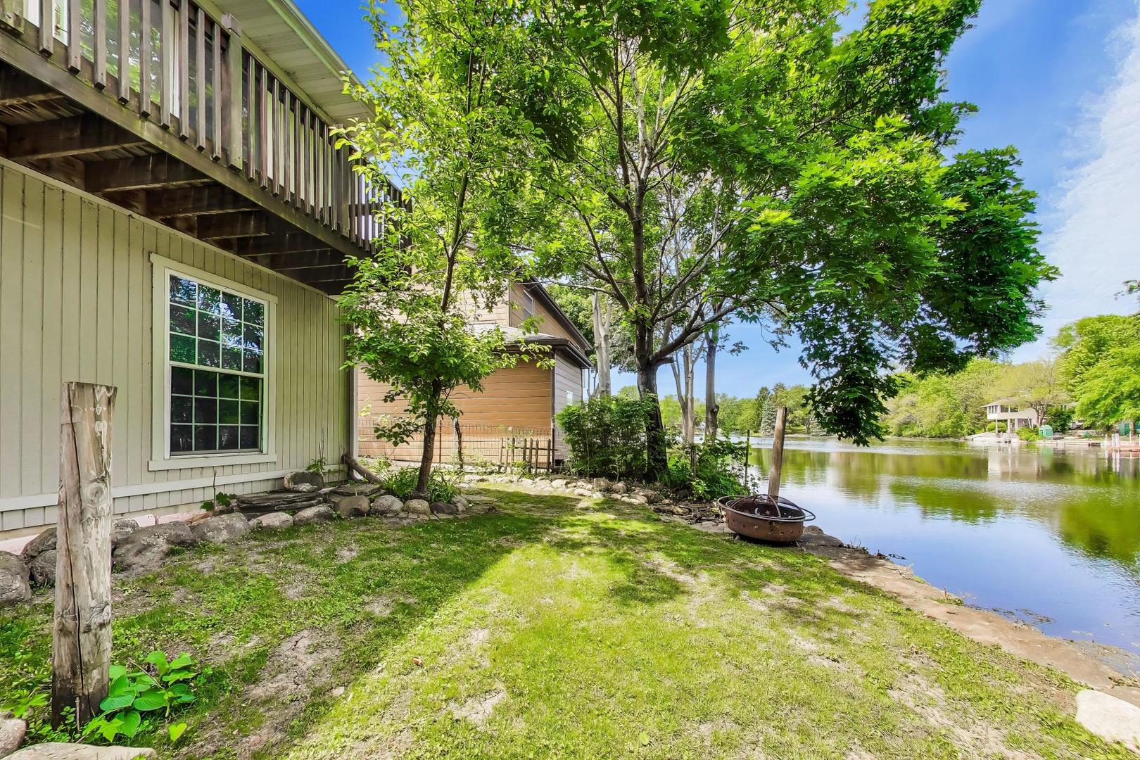 212 Island Drive, Island Lake, IL 60042