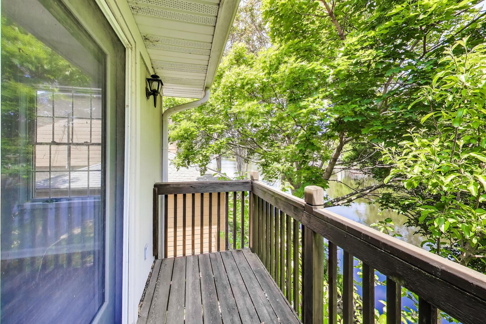 212 Island Drive, Island Lake, IL 60042