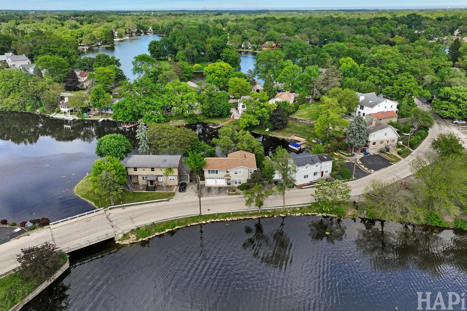 212 Island Drive, Island Lake, IL 60042
