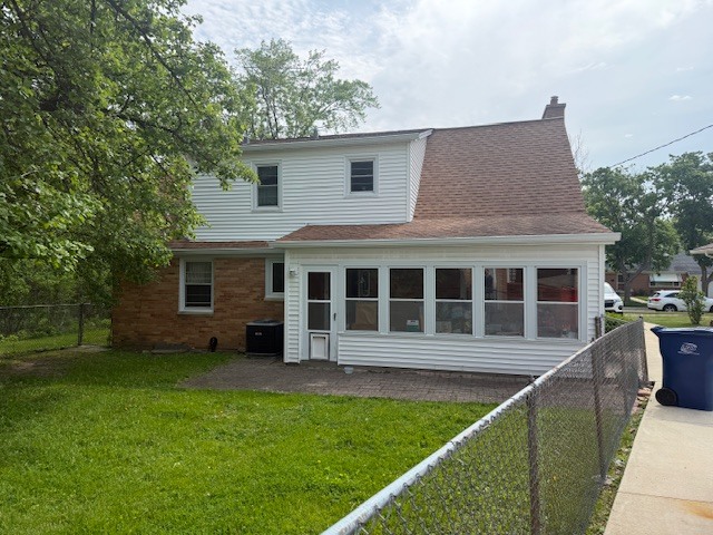 700 S Gretta Avenue, Waukegan, IL 60085