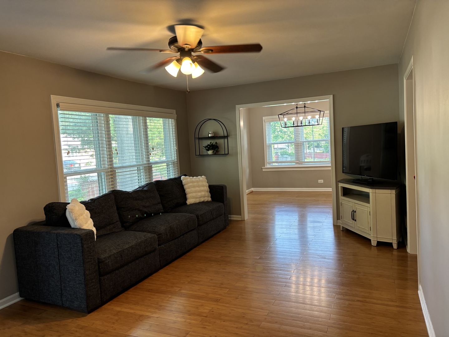 490 Grove Avenue, Wood Dale, IL 60191