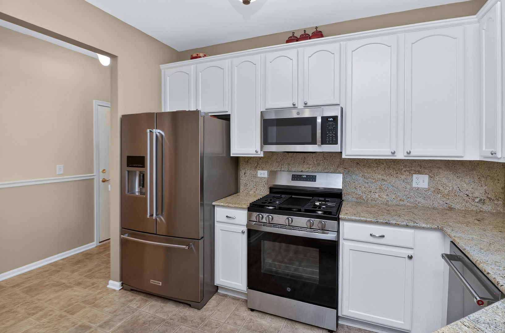 1574 SEDONA Avenue, Aurora, IL 60504