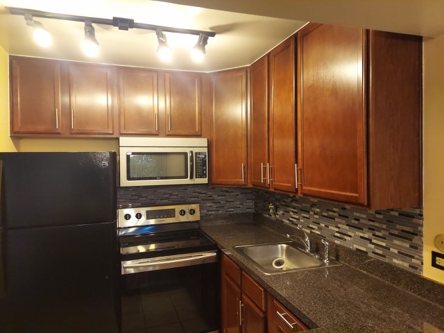 5813 Oakwood Drive #D, Lisle, IL 60532