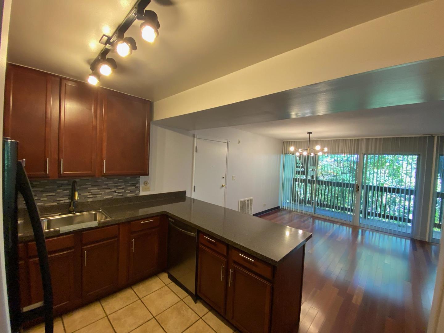 5813 Oakwood Drive #D, Lisle, IL 60532
