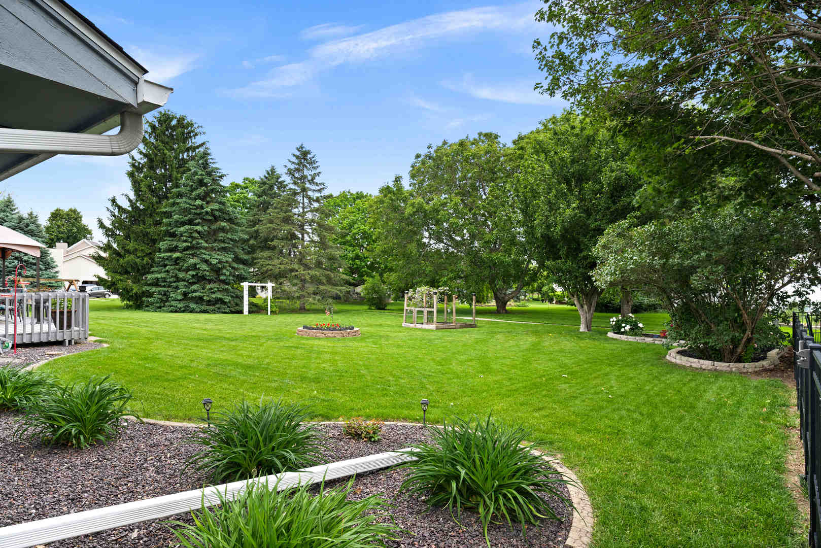 25 Bay Pointe Drive, Bloomington, IL 61704