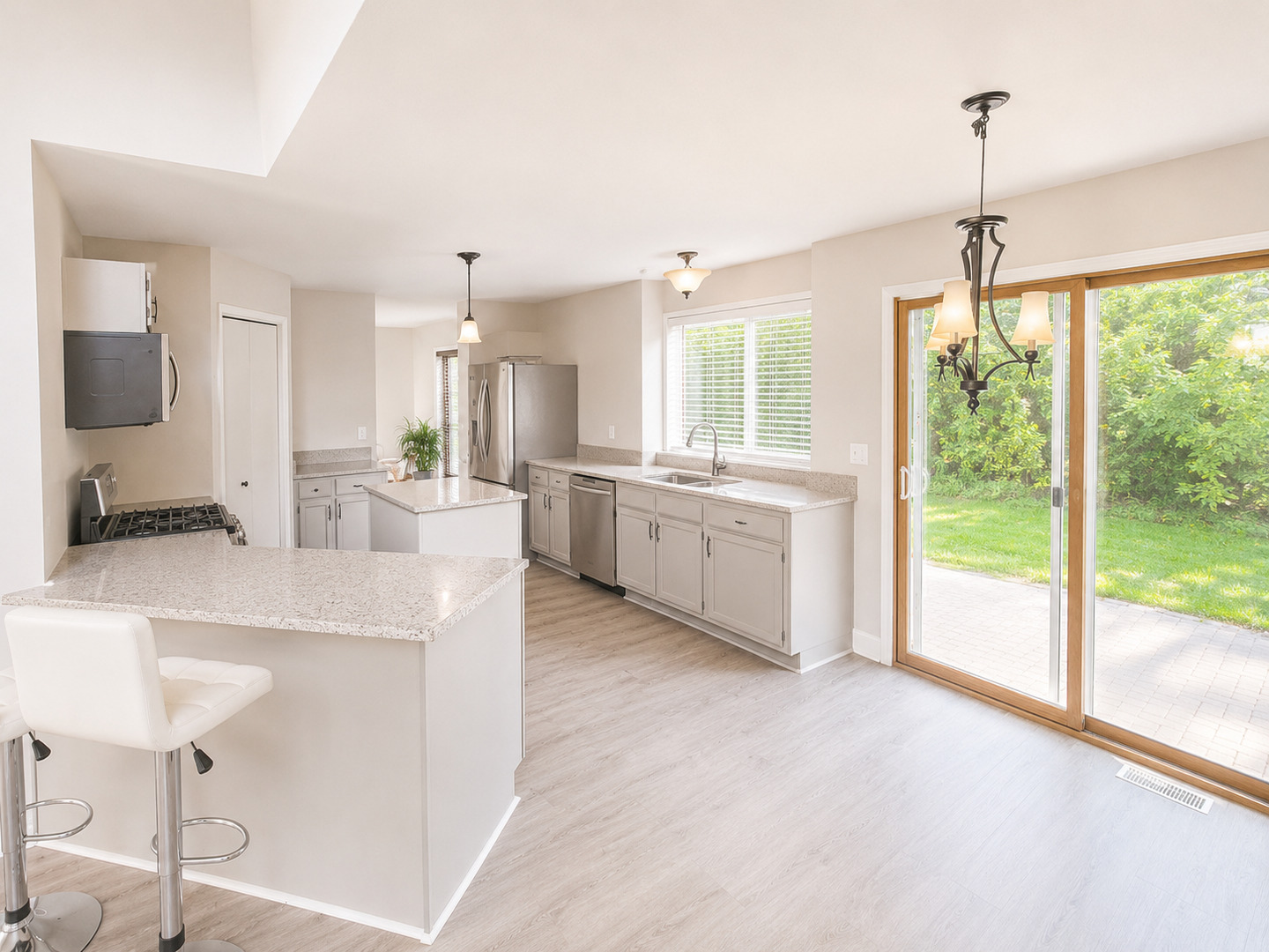 46 W Redhead Court, Round Lake Beach, IL 60073