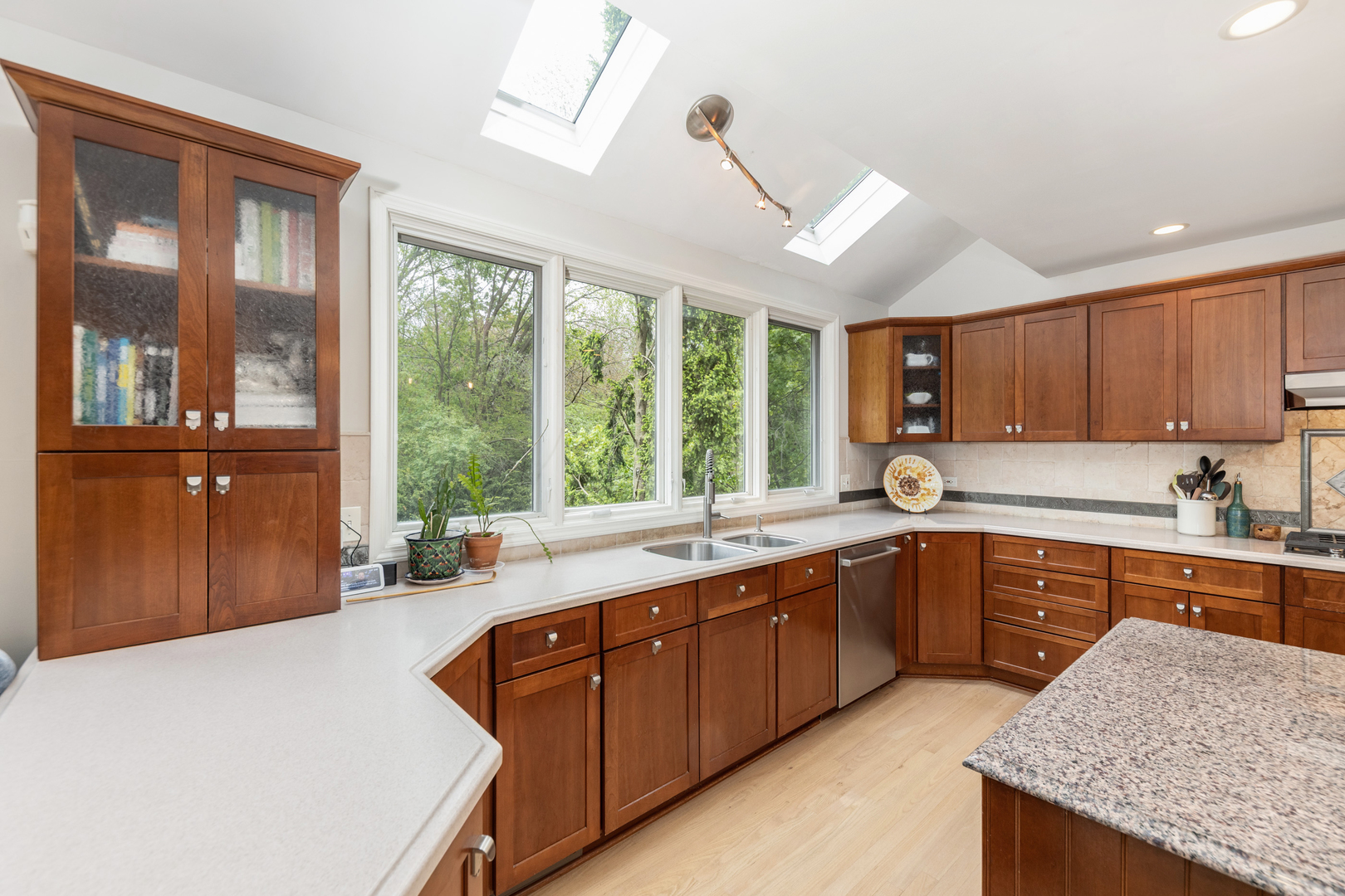 5419 Grand Avenue, Downers Grove, IL 60515