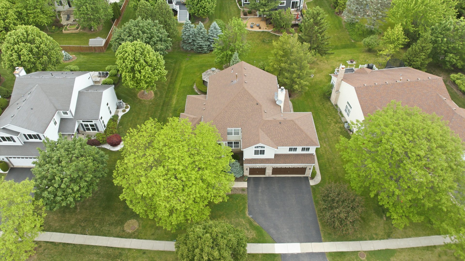 2210 Fieldcrest Drive, Mundelein, IL 60060