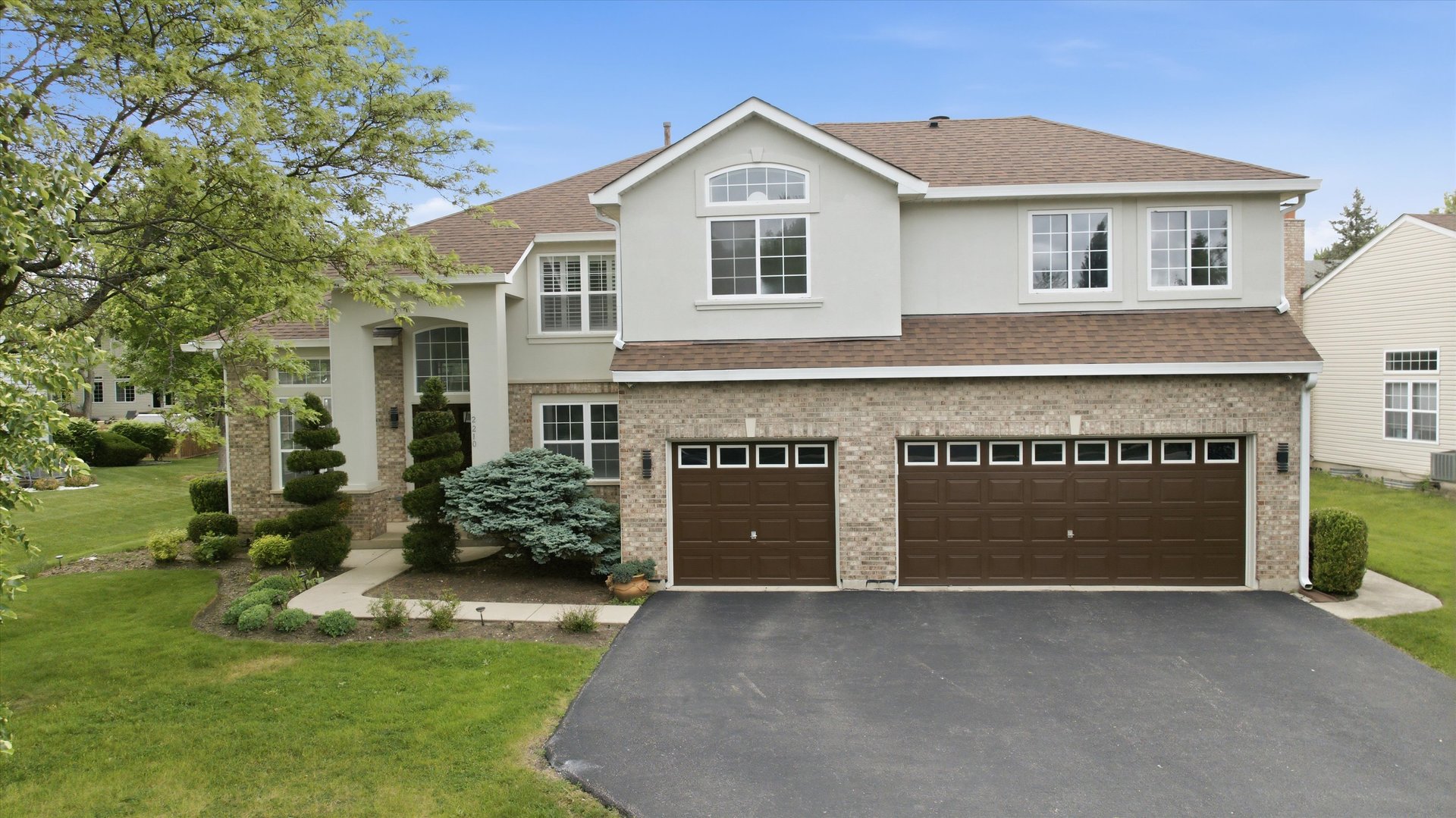 2210 Fieldcrest Drive, Mundelein, IL 60060