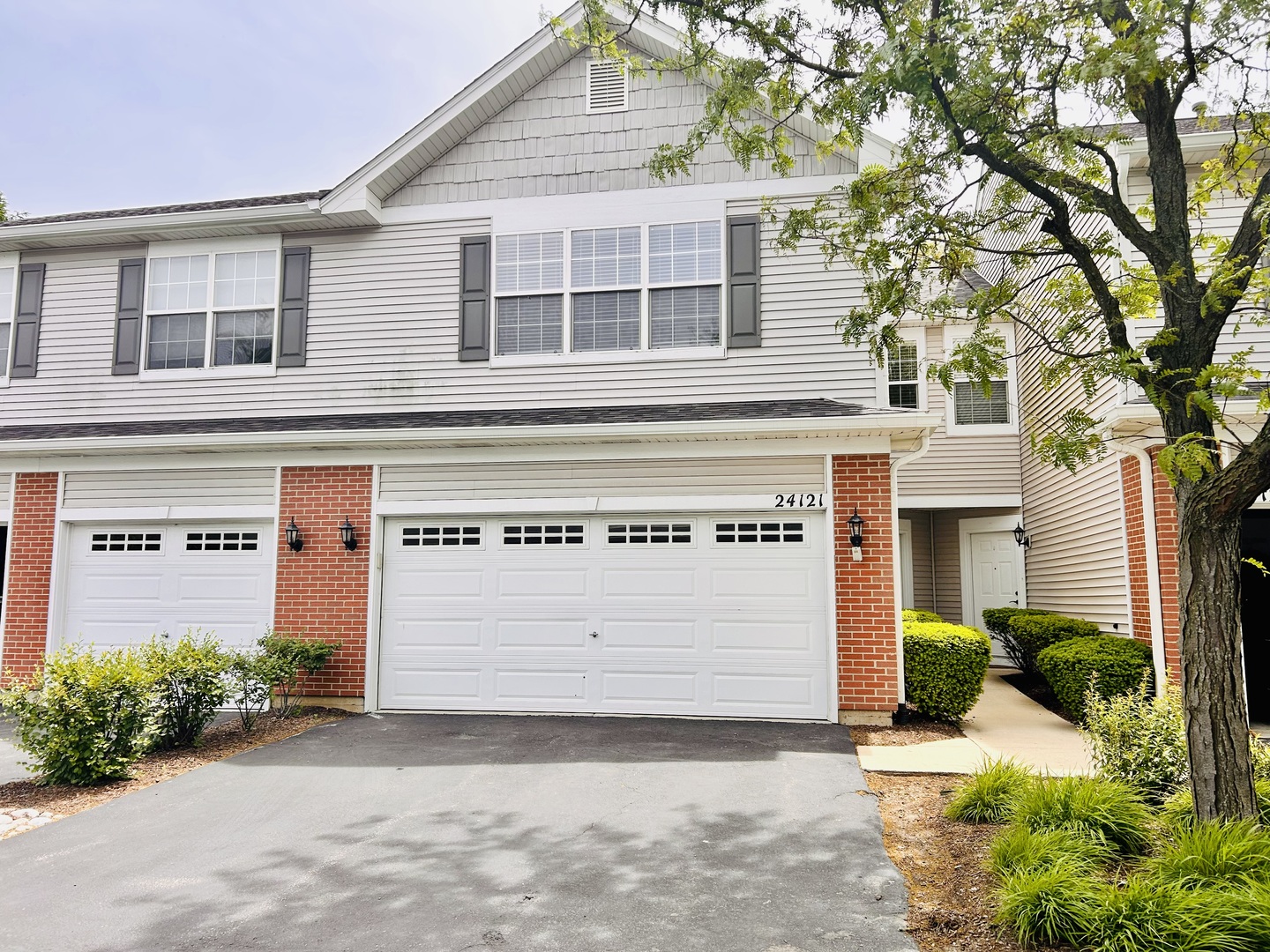 24121 Walnut Circle, Plainfield, IL 60585