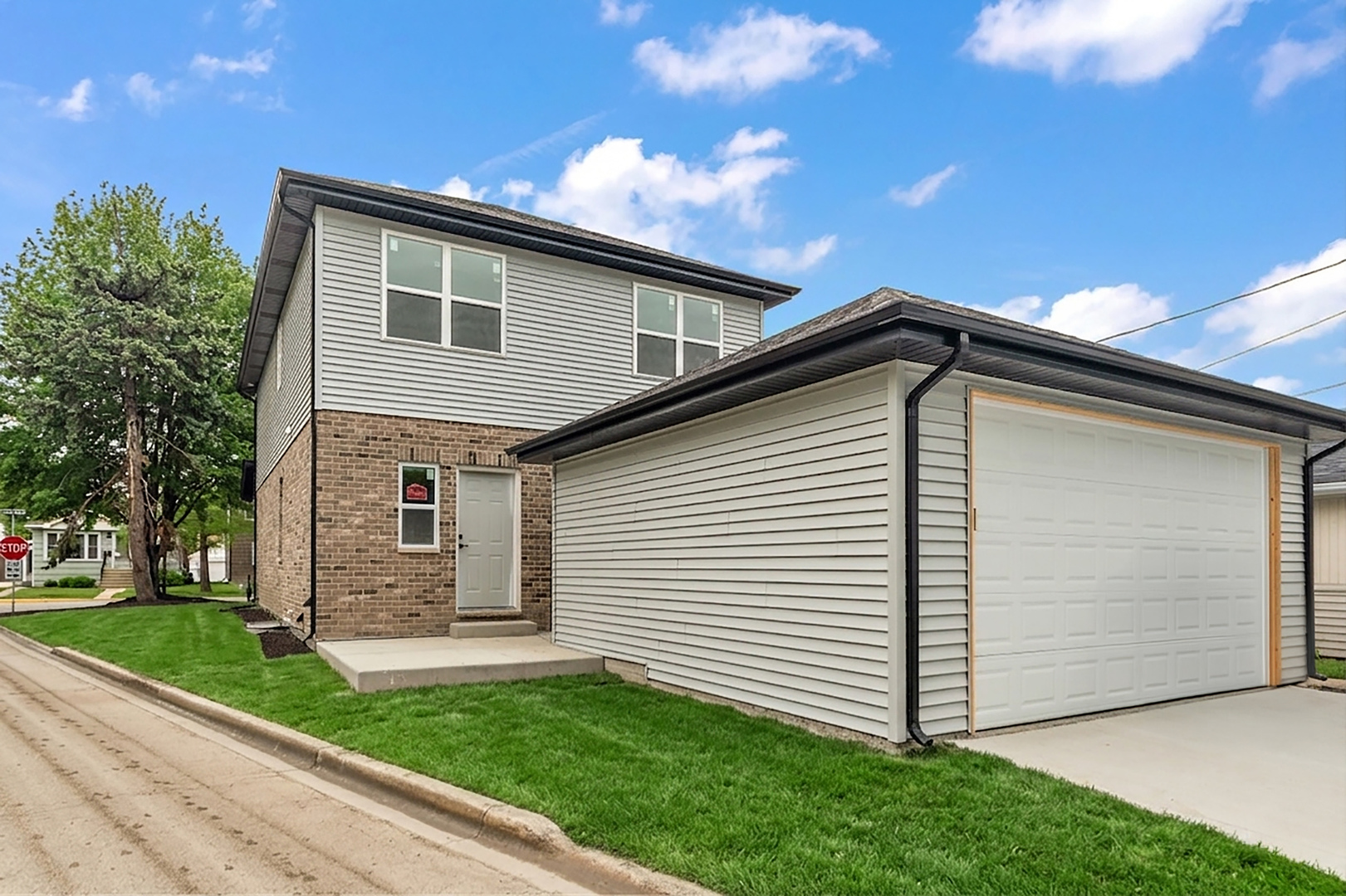 7630 W 66th Street, Bedford Park, IL 60501