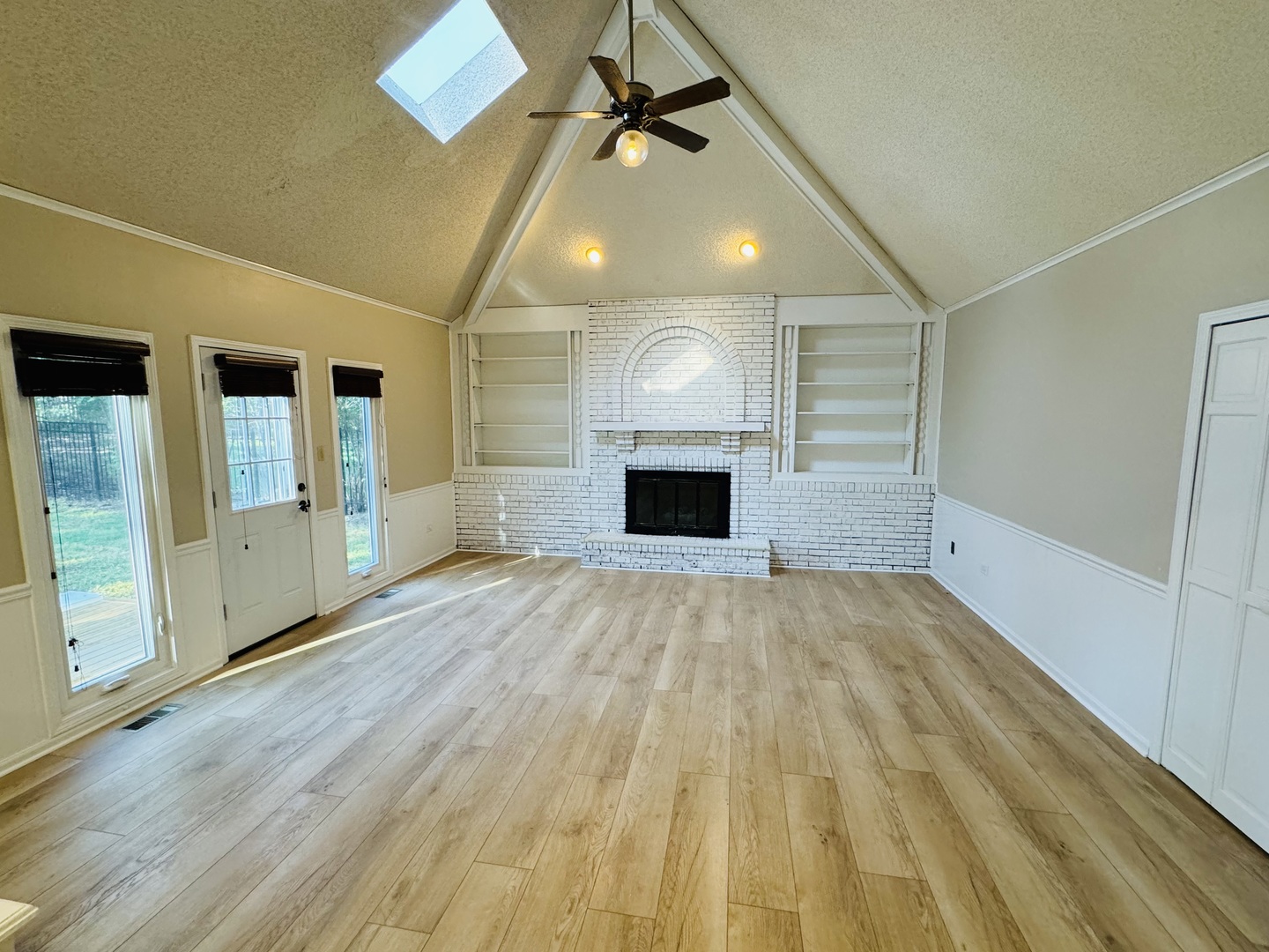 1398 E Gartner Road, Naperville, IL 60540
