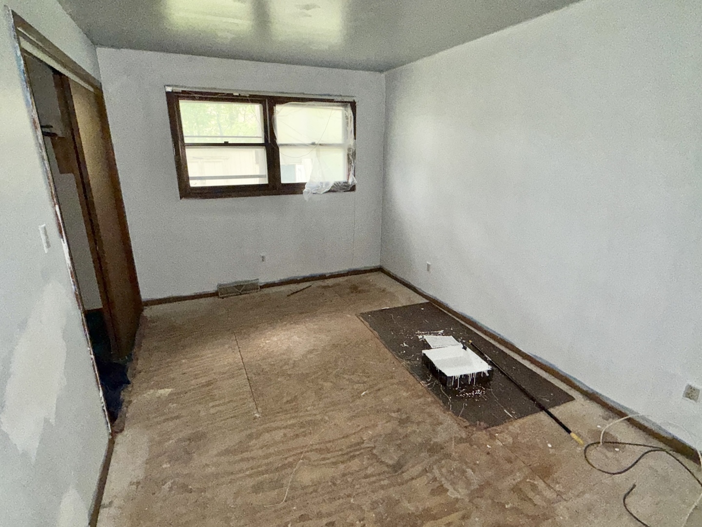 155 S Ottawa Street, Joliet, IL 60436