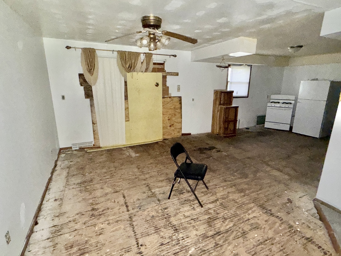155 S Ottawa Street, Joliet, IL 60436