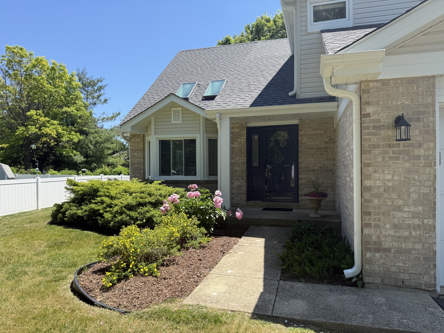 1582 Hinterlong Lane, Naperville, IL 60563