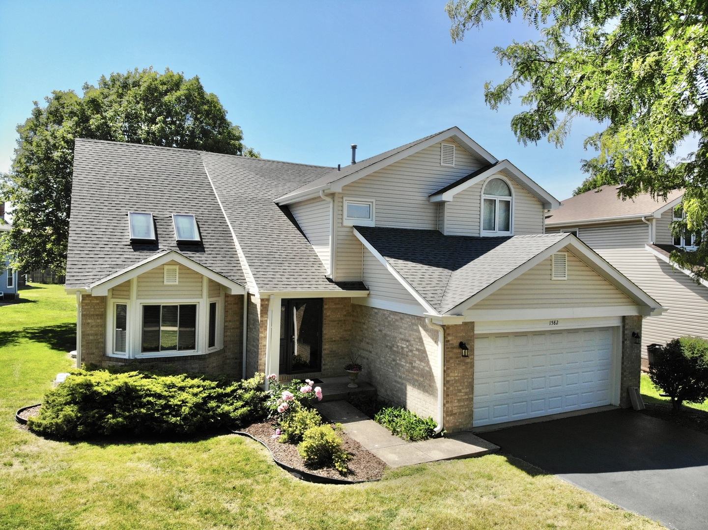 1582 Hinterlong Lane, Naperville, IL 60563