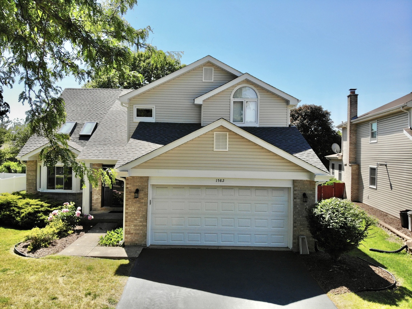1582 Hinterlong Lane, Naperville, IL 60563