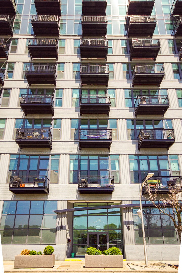 1224 W Van Buren Street #517, Chicago, IL 60607