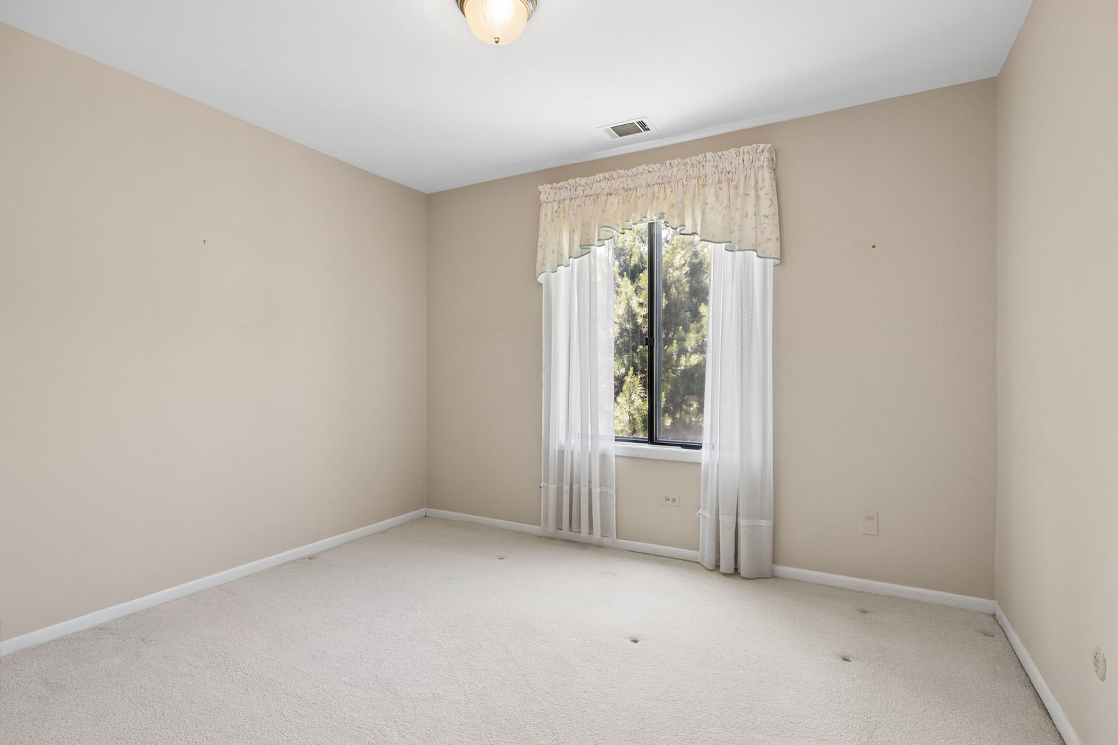 7510 Farmingdale Drive #304, Darien, IL 60561
