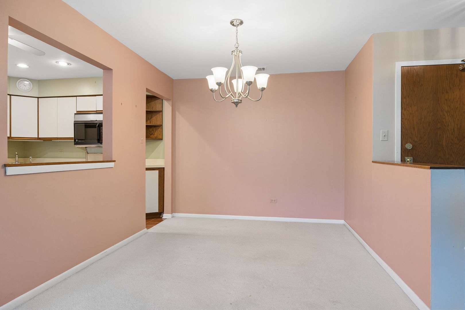 7510 Farmingdale Drive #304, Darien, IL 60561