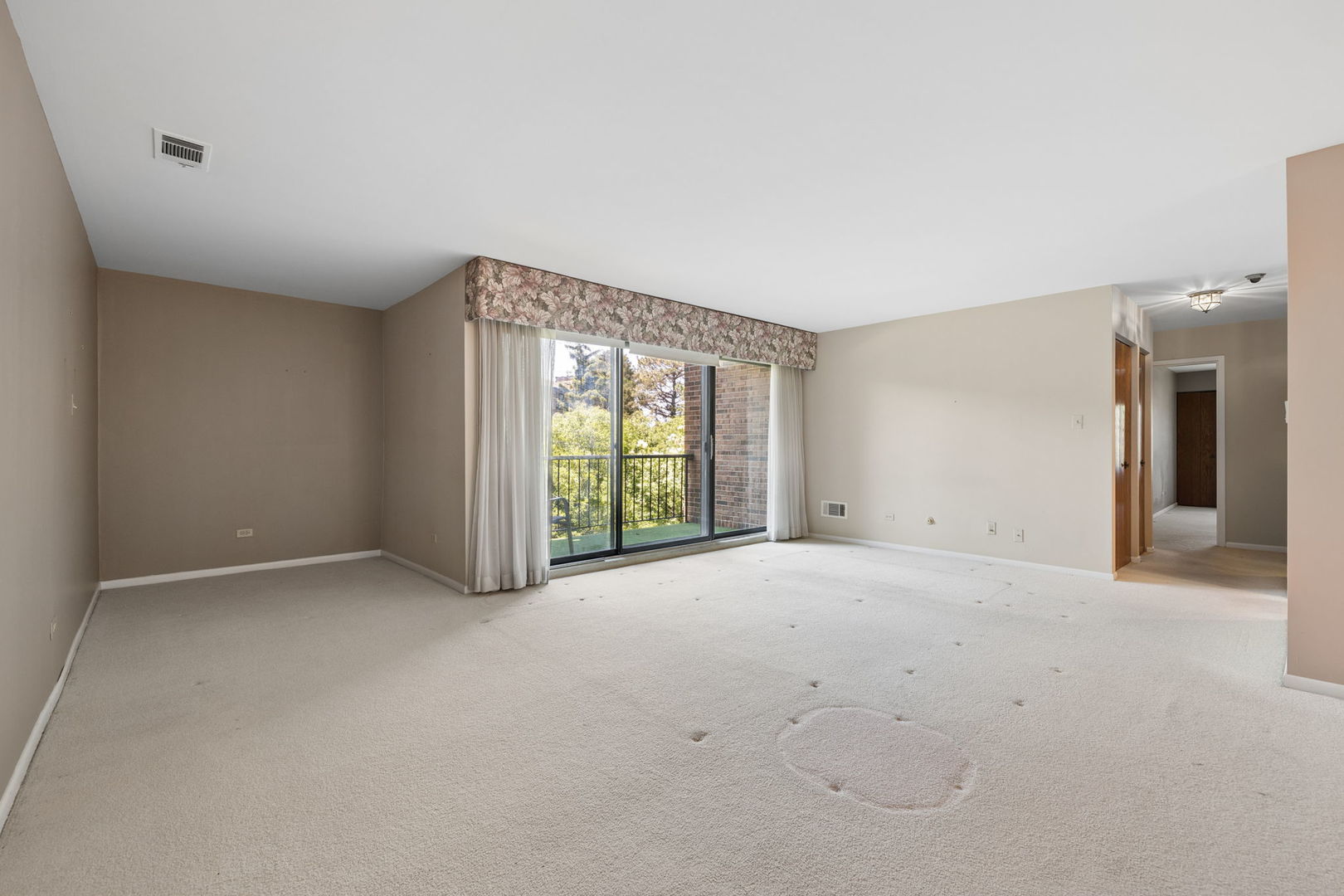 7510 Farmingdale Drive #304, Darien, IL 60561