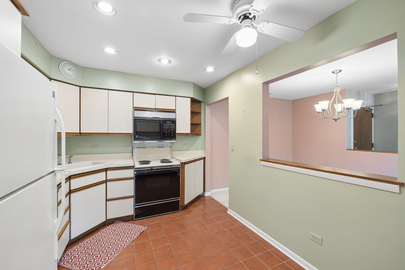 7510 Farmingdale Drive #304, Darien, IL 60561