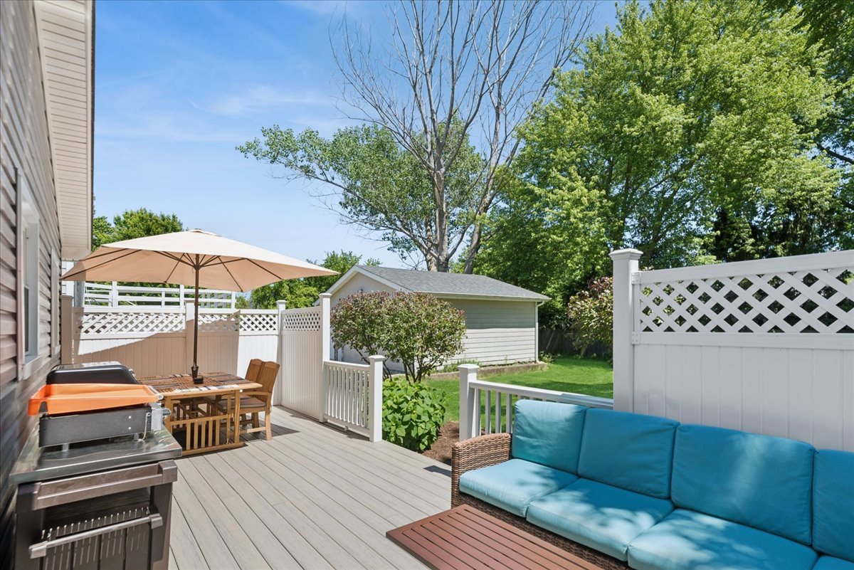 313 Maple Lane, Round Lake, IL 60073