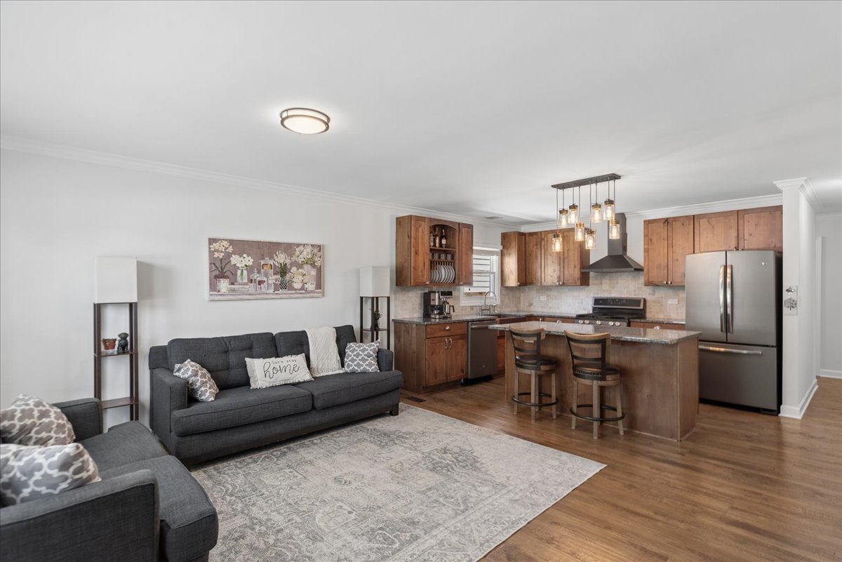 313 Maple Lane, Round Lake, IL 60073