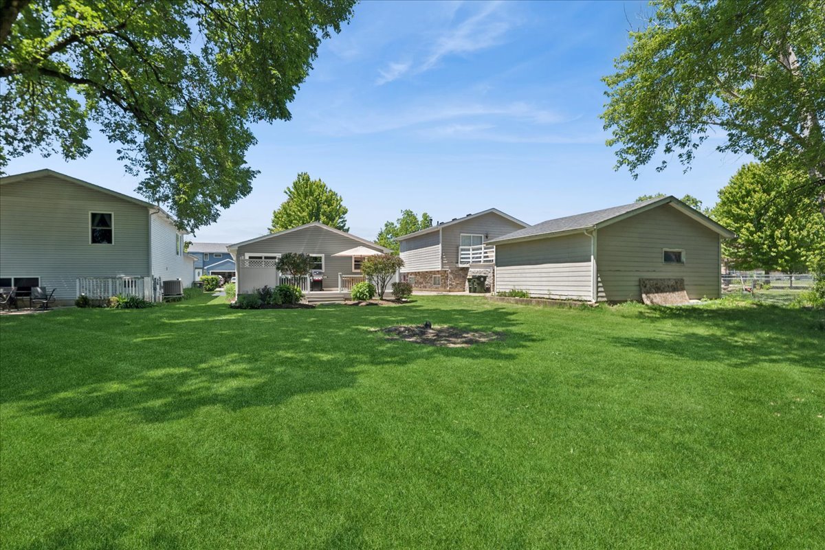 313 Maple Lane, Round Lake, IL 60073