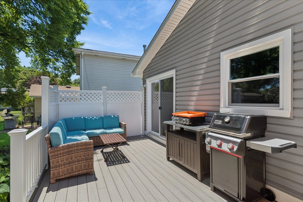313 Maple Lane, Round Lake, IL 60073
