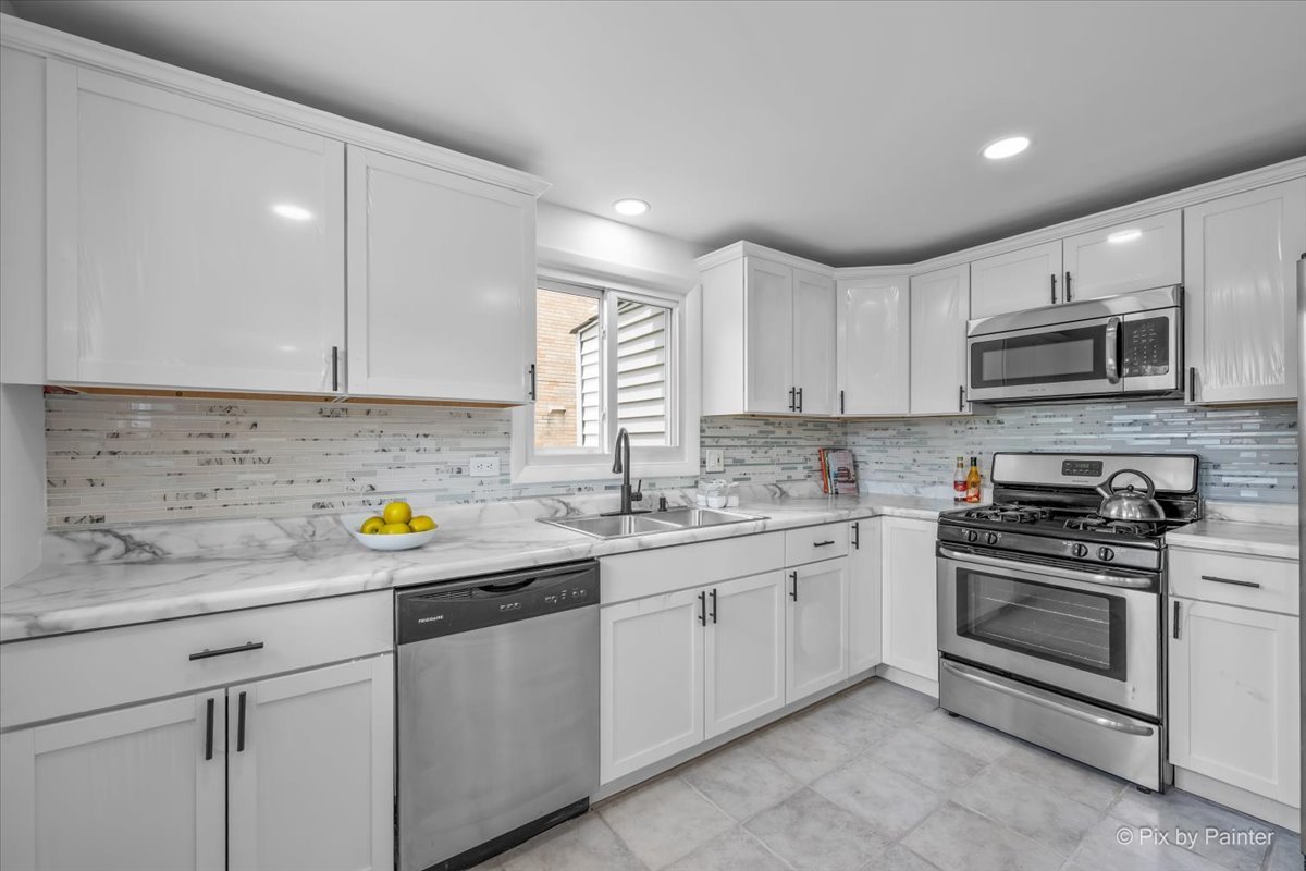 9137 Barberry Lane #9137, Des Plaines, IL 60016