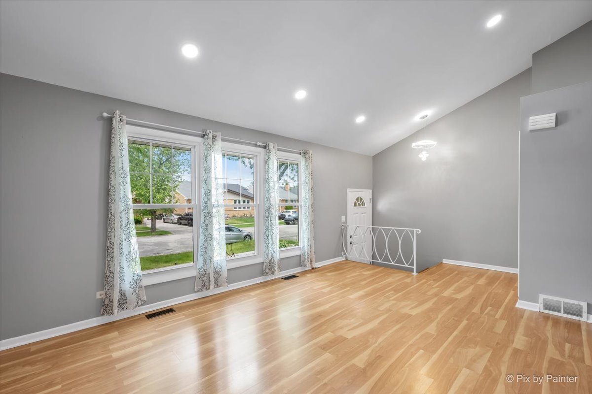 9137 Barberry Lane #9137, Des Plaines, IL 60016