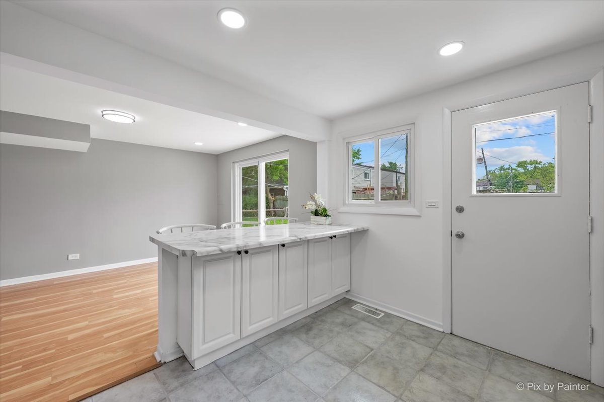 9137 Barberry Lane #9137, Des Plaines, IL 60016