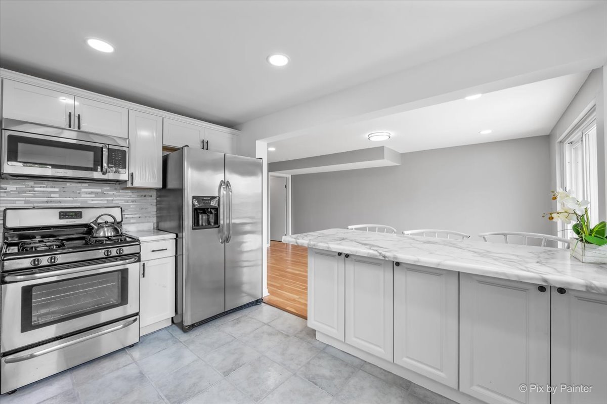 9137 Barberry Lane #9137, Des Plaines, IL 60016