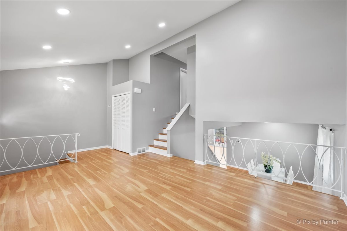 9137 Barberry Lane #9137, Des Plaines, IL 60016