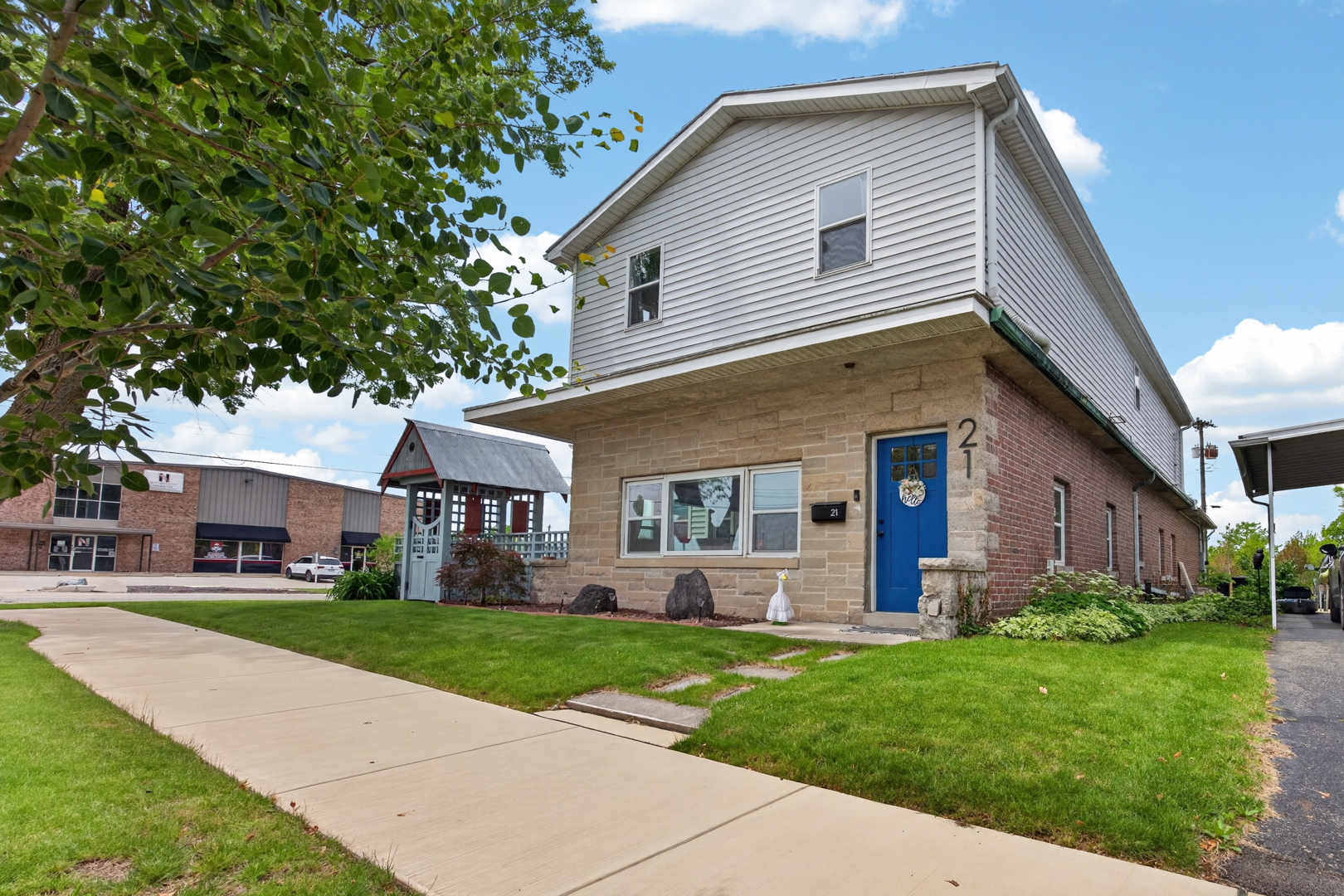 21 Berenz Place, Bloomington, IL 61701