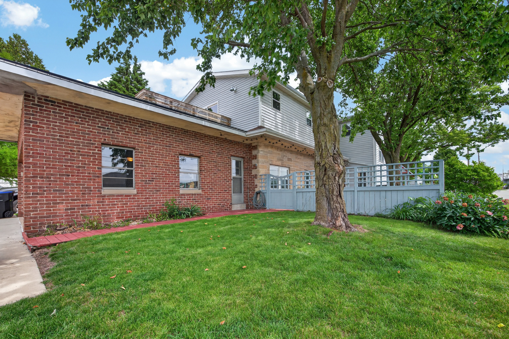 21 Berenz Place, Bloomington, IL 61701