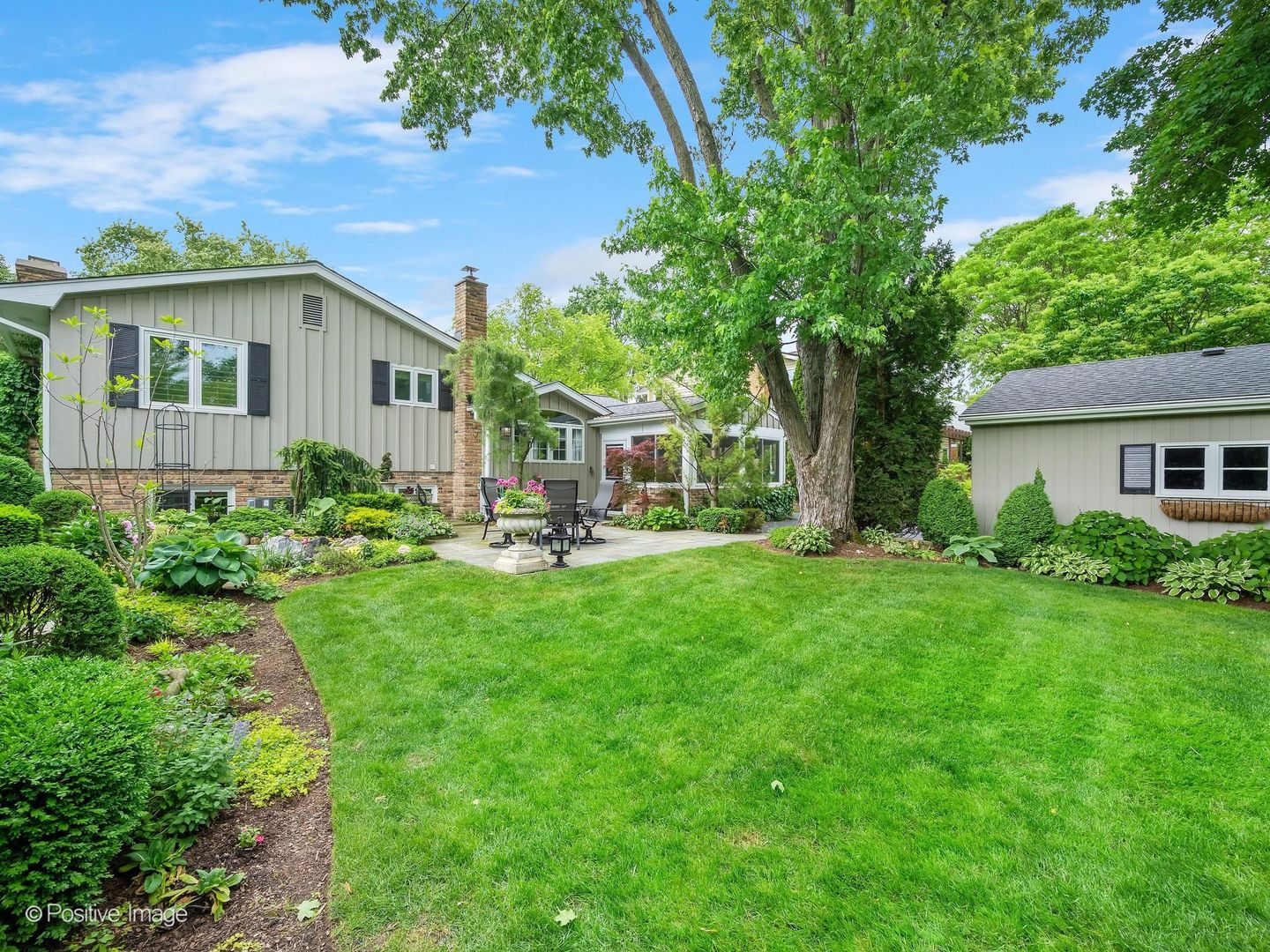 126 Naperville Road, Clarendon Hills, IL 60514