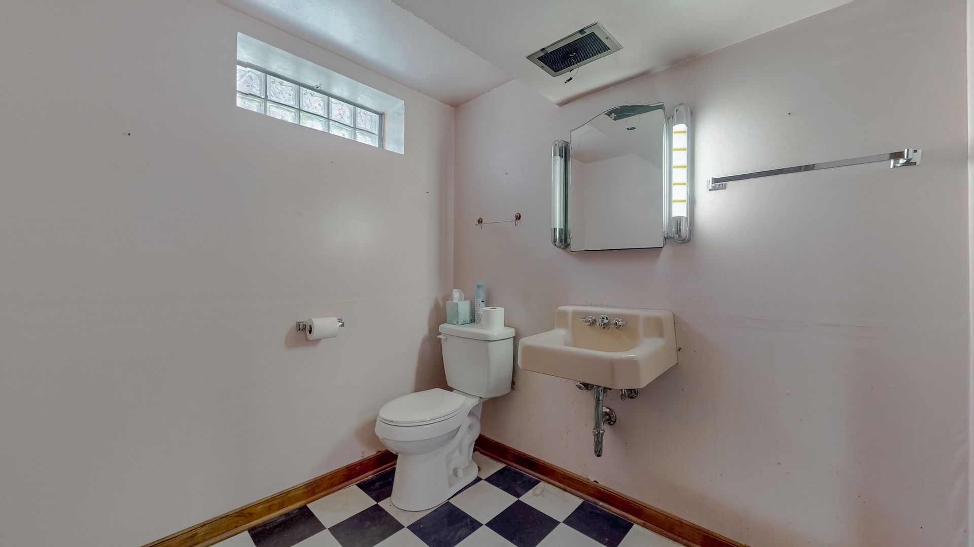 2816 W Bryn Mawr Avenue, Chicago, IL 60659