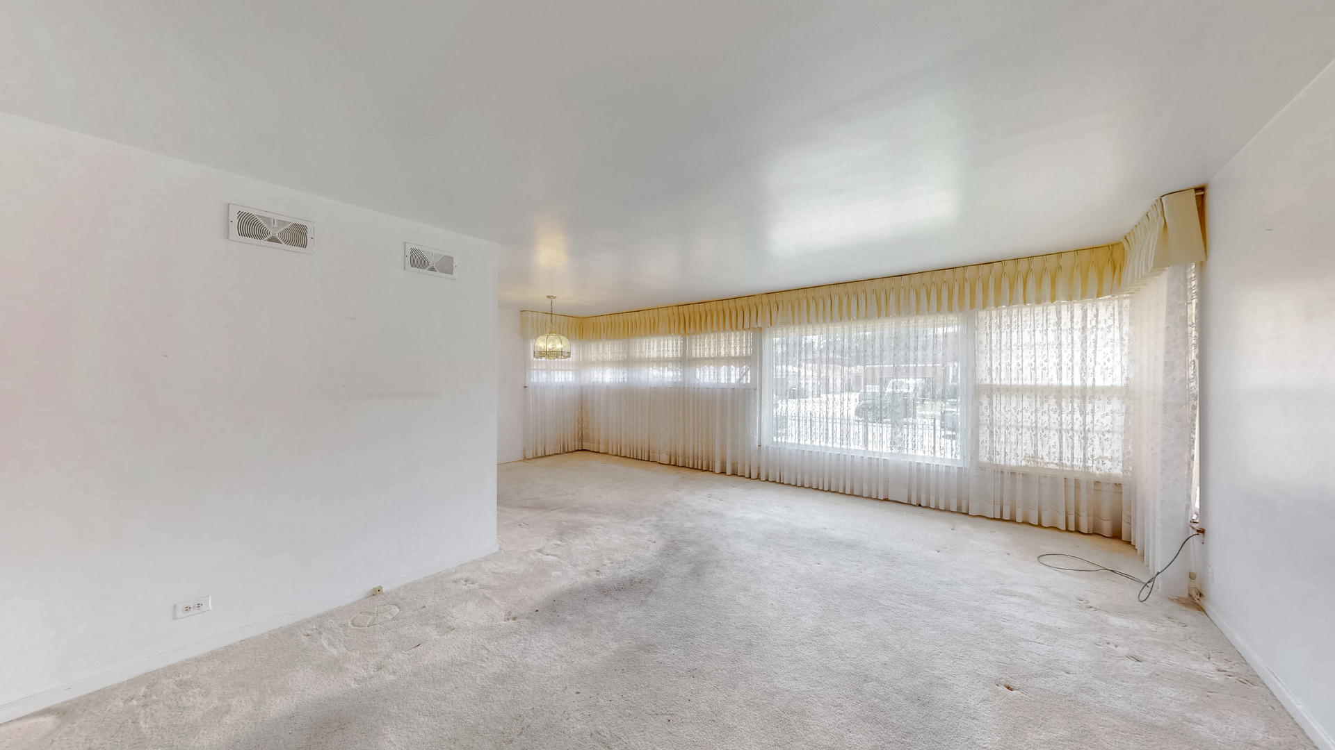 2816 W Bryn Mawr Avenue, Chicago, IL 60659