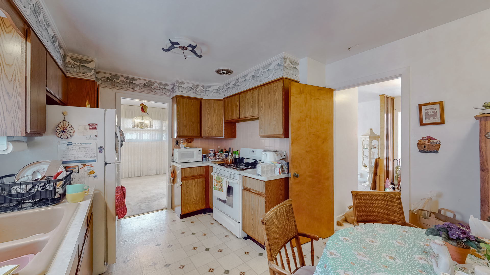 2816 W Bryn Mawr Avenue, Chicago, IL 60659