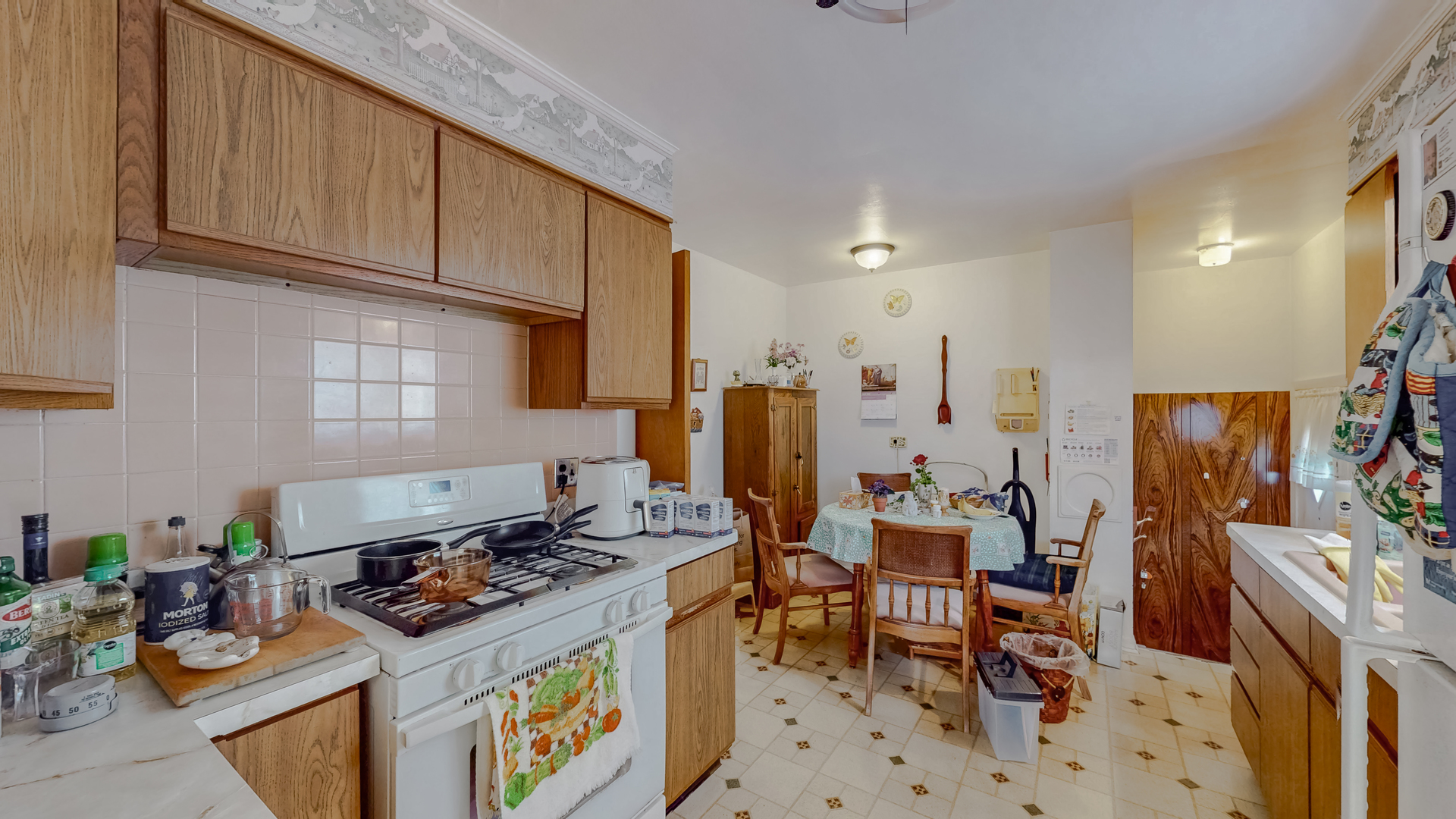 2816 W Bryn Mawr Avenue, Chicago, IL 60659
