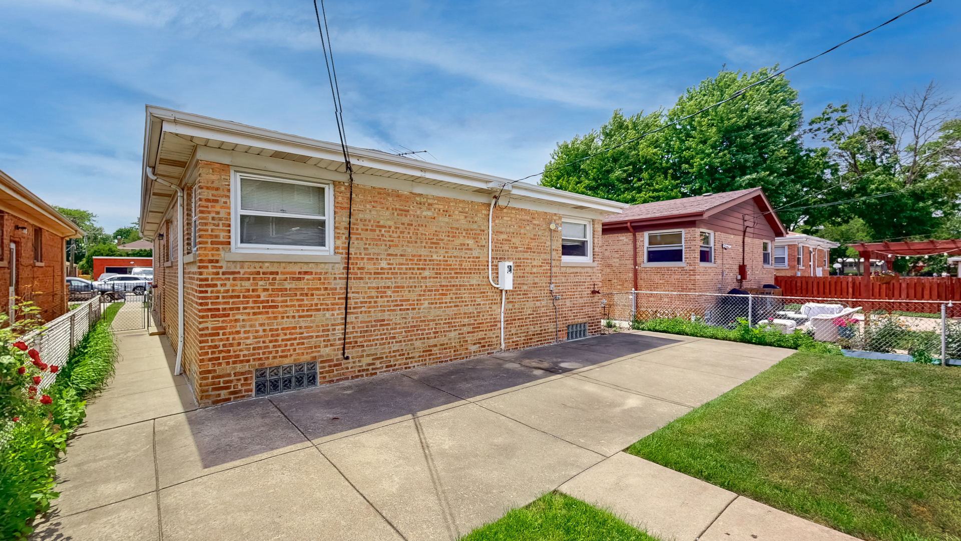2816 W Bryn Mawr Avenue, Chicago, IL 60659