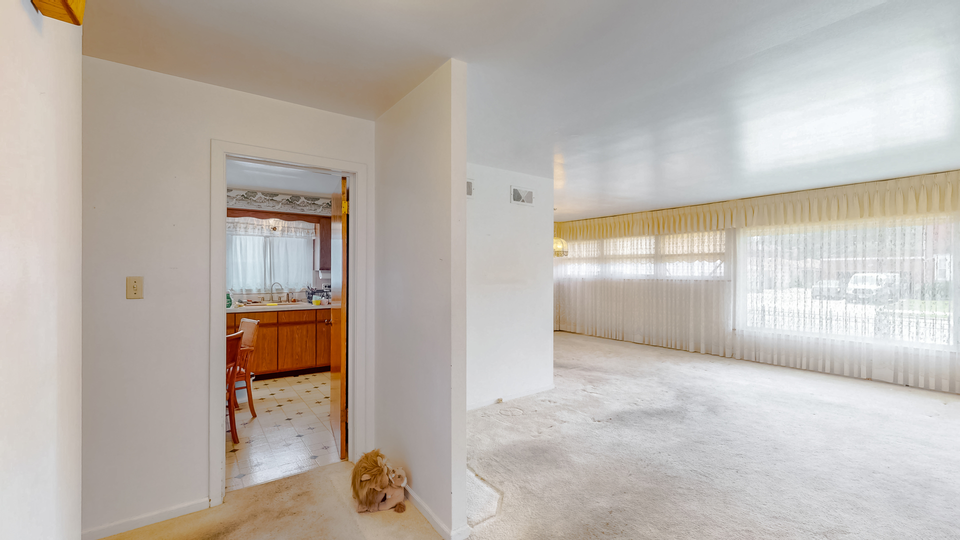2816 W Bryn Mawr Avenue, Chicago, IL 60659